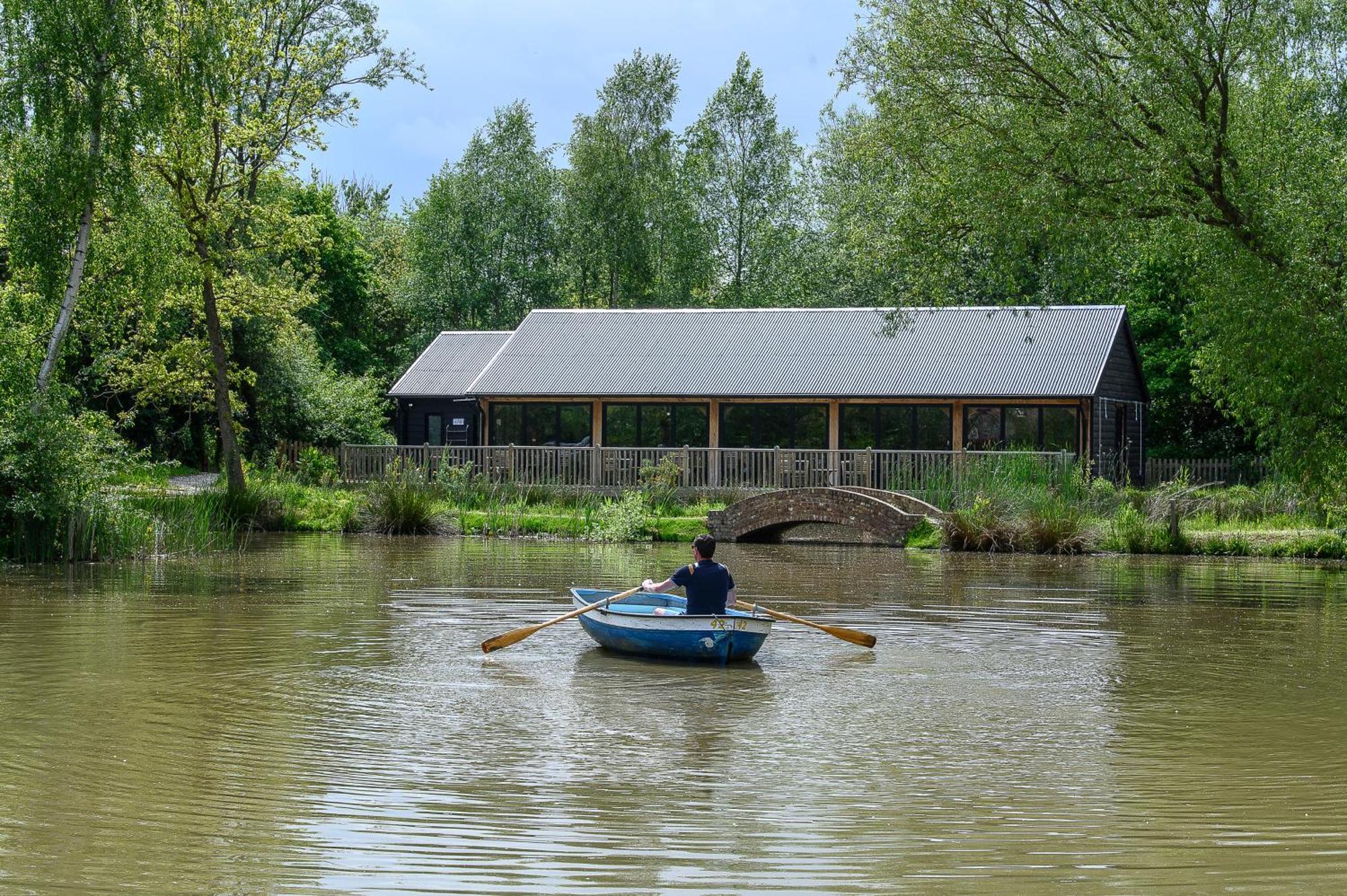 Vineyard Oast Sleeps 25 Villa Wavehorne Exteriör bild