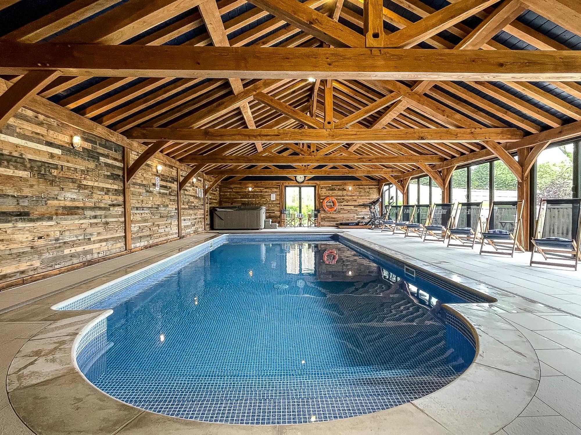 Vineyard Oast Sleeps 25 Villa Wavehorne Exteriör bild